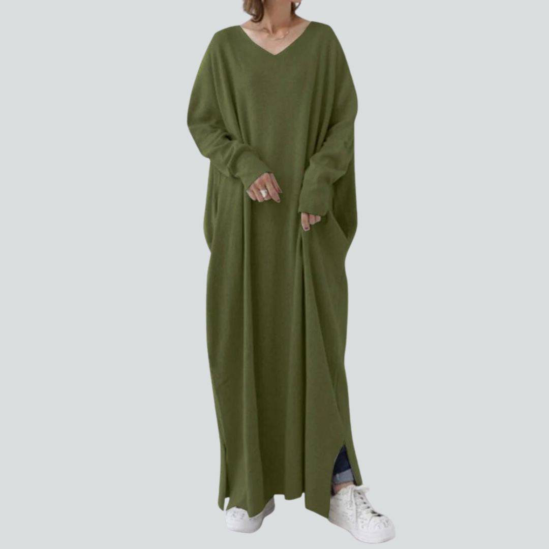 Sylis knit dress with V-neck and long sleeves in relaxed fit