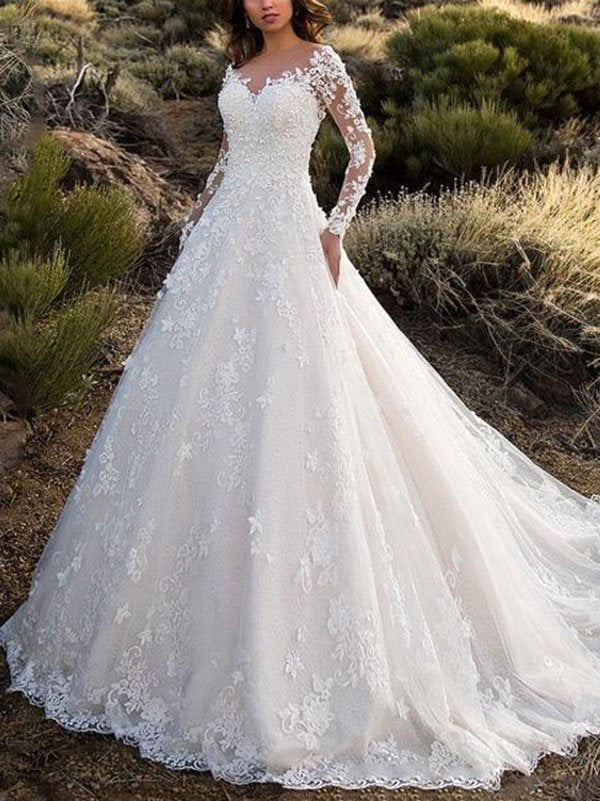Sylis bridal dress with elegant lace detailing and voluminous skirt Heidi mode
