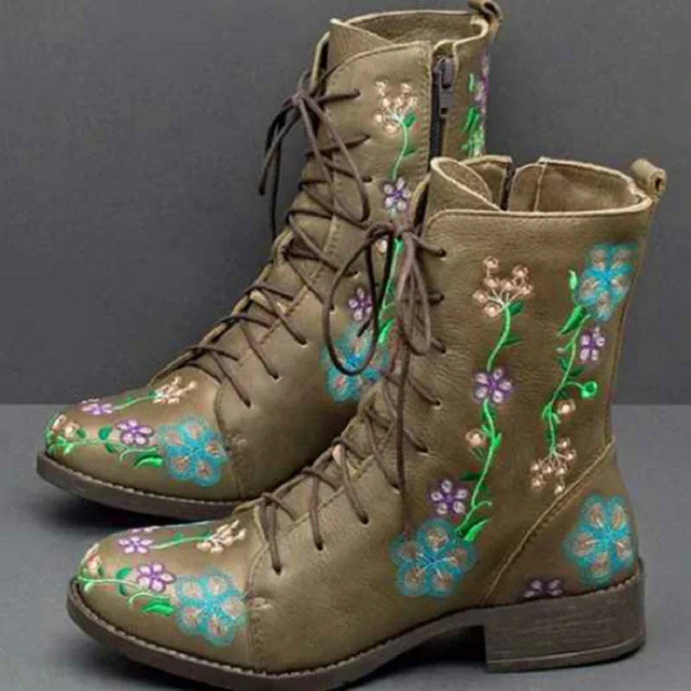 Sylis retro with ethnic embroidery
