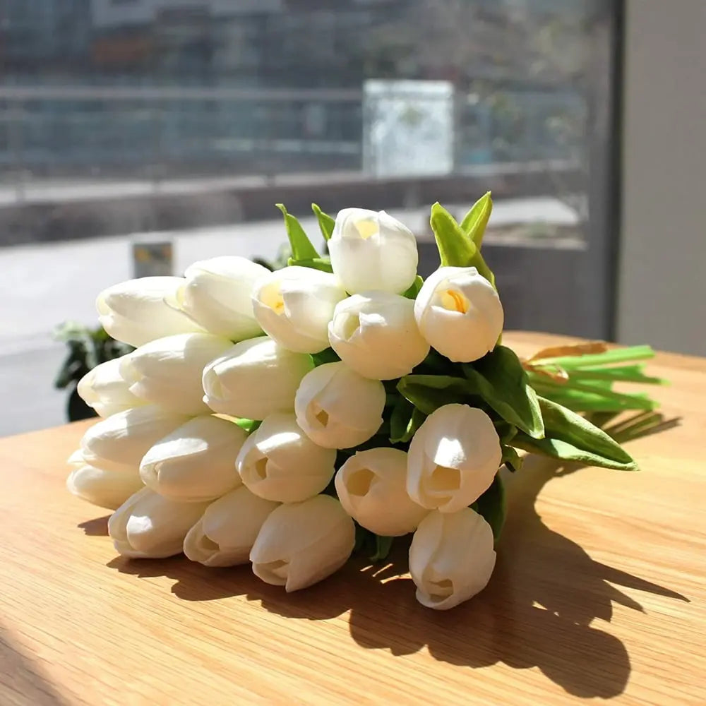 10-piece set artificial tulips made of latex – stylish and durable decorative flowers
