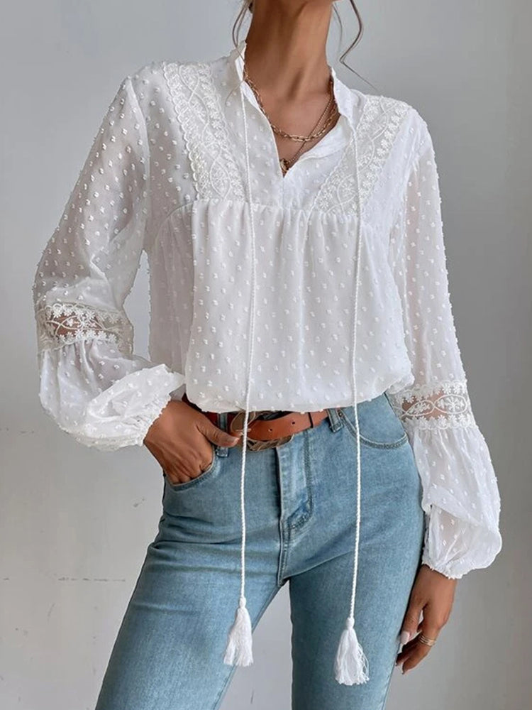 Sylis | Lace blouse with long sleeves and V-neck