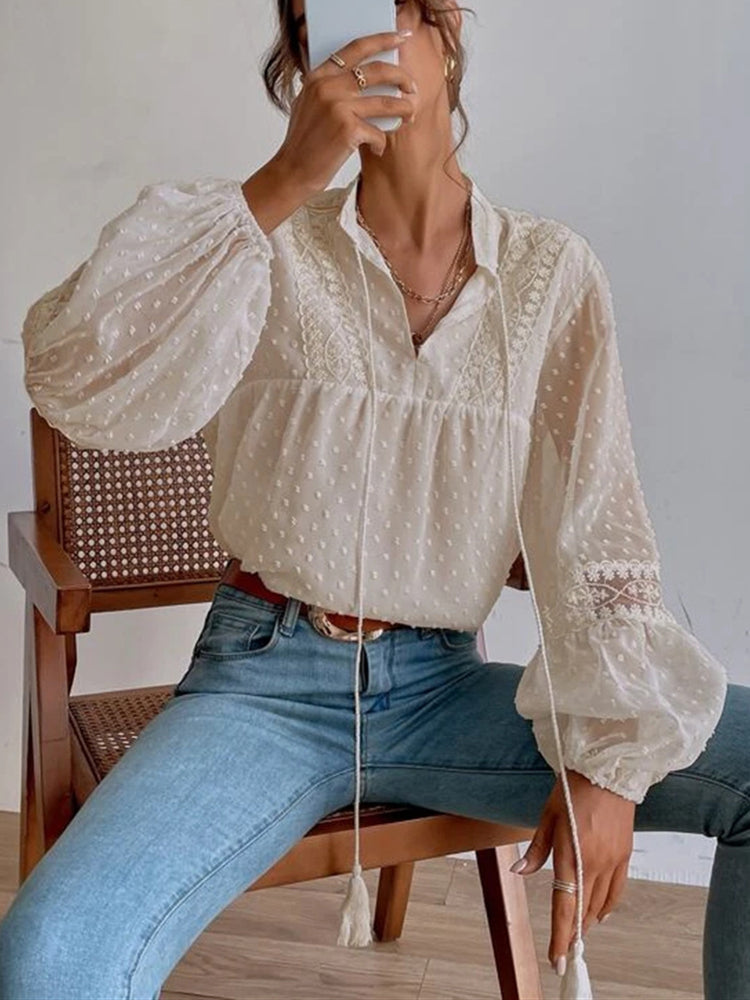 Sylis | Lace blouse with long sleeves and V-neck