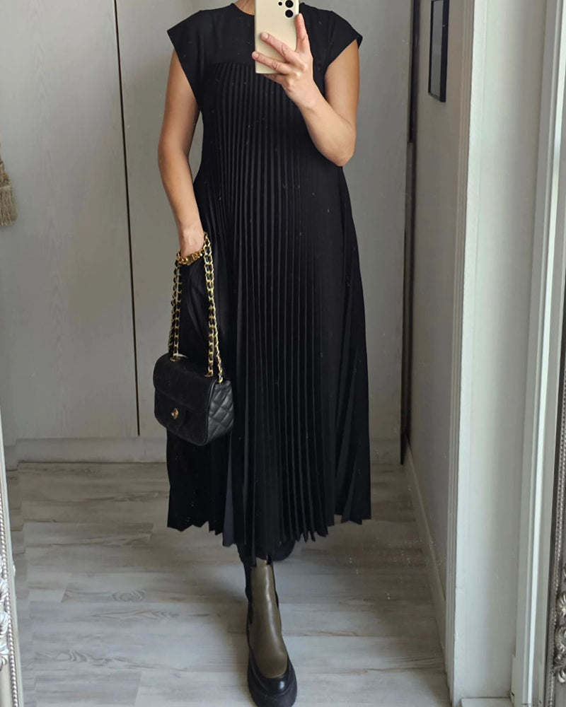 Sylis | Pleated Maxi Dress