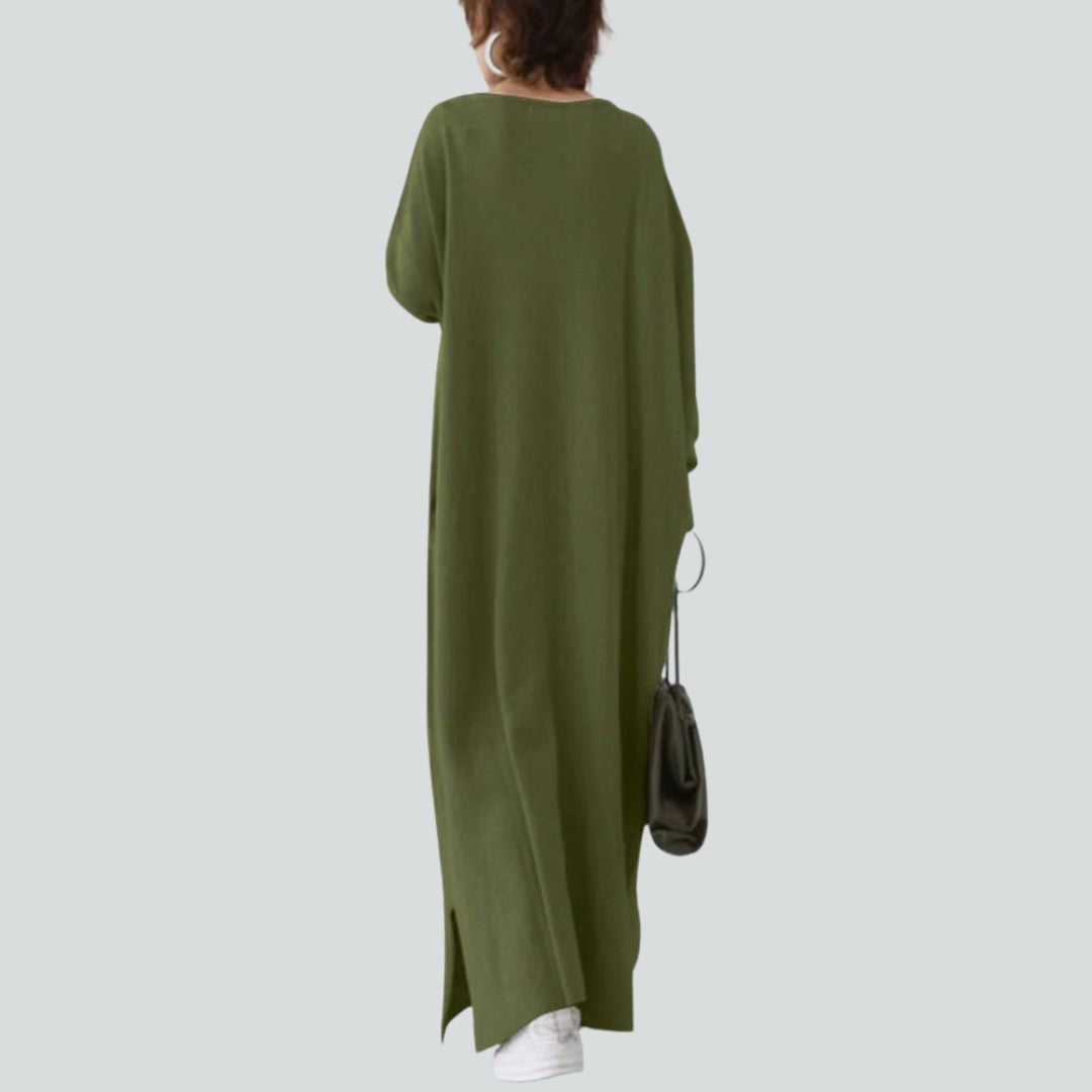 Sylis knit dress with V-neck and long sleeves in relaxed fit