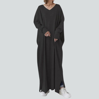 Sylis knit dress with V-neck and long sleeves in relaxed fit