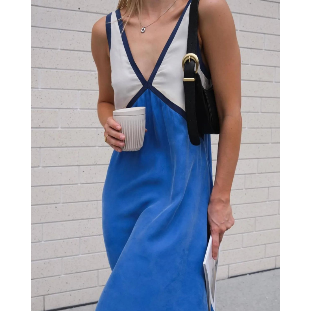 Sylis | Sleeveless V-Neck Dress