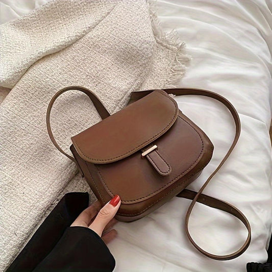 Sylis - Elegant Saddle Crossbody Bag