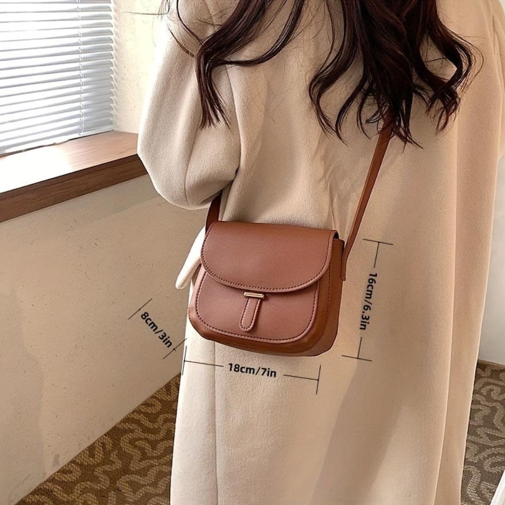 Sylis - Elegant Saddle Crossbody Bag