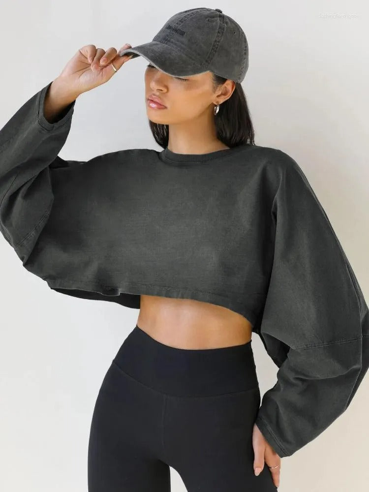 Sylis | Chic Cropped Sweatshirt