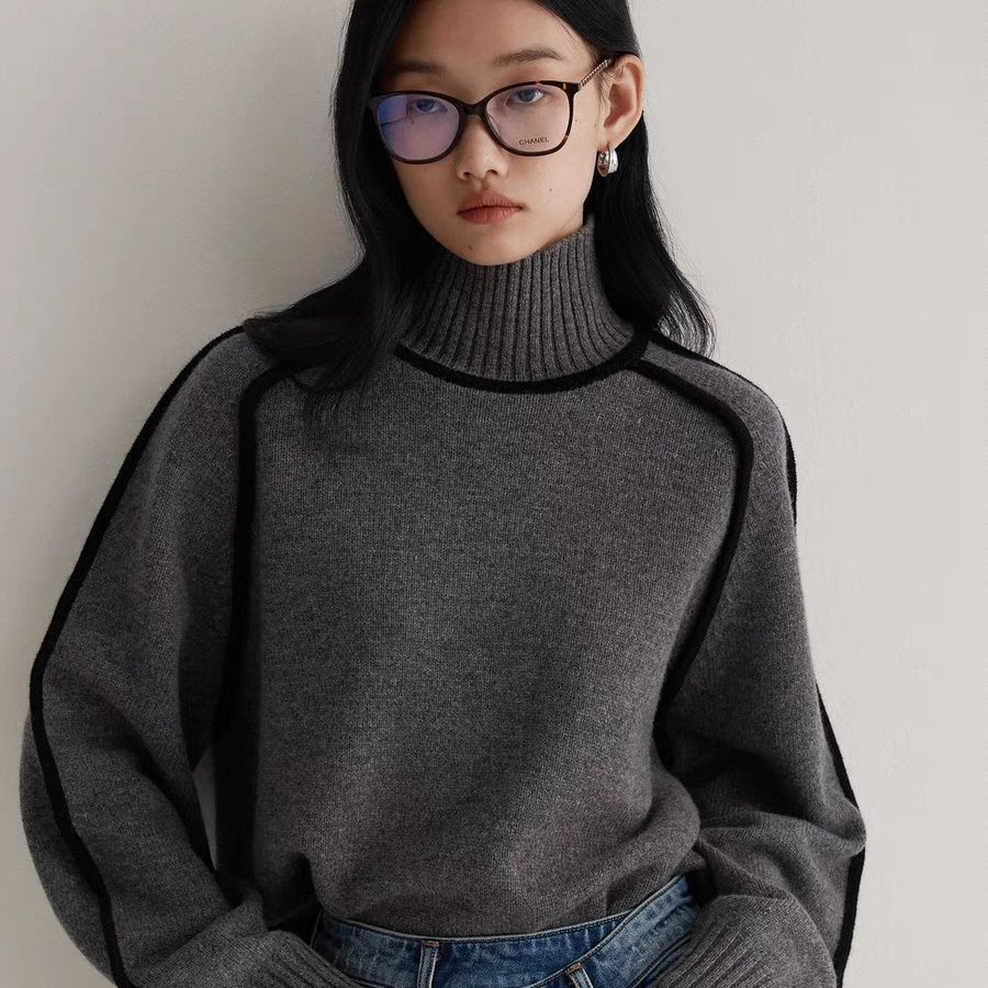 Sylis | Stylish Turtleneck Sweater