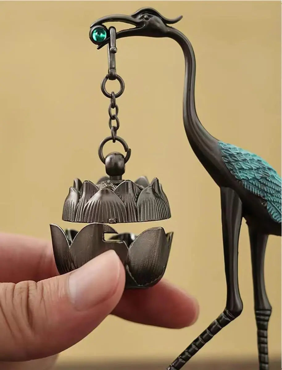 Lotus-Crane Decor & Aroma Diffuser – For relaxed senses & warm atmosphere