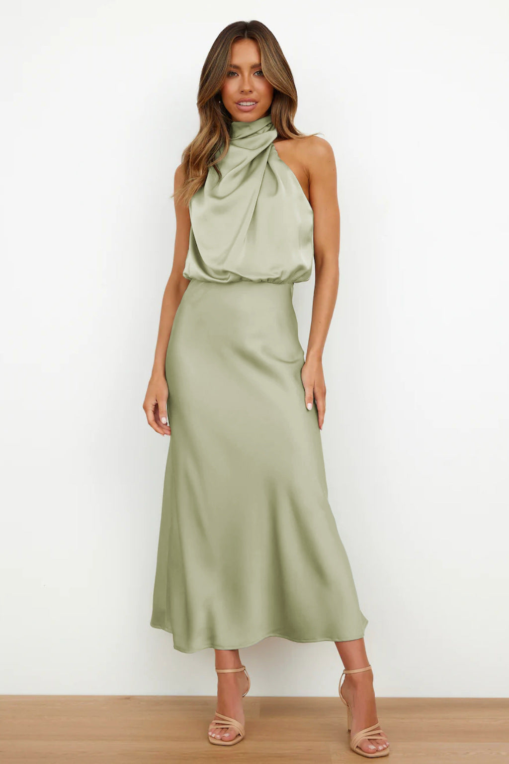 Sylis elegant midi with asymmetrical round neckline