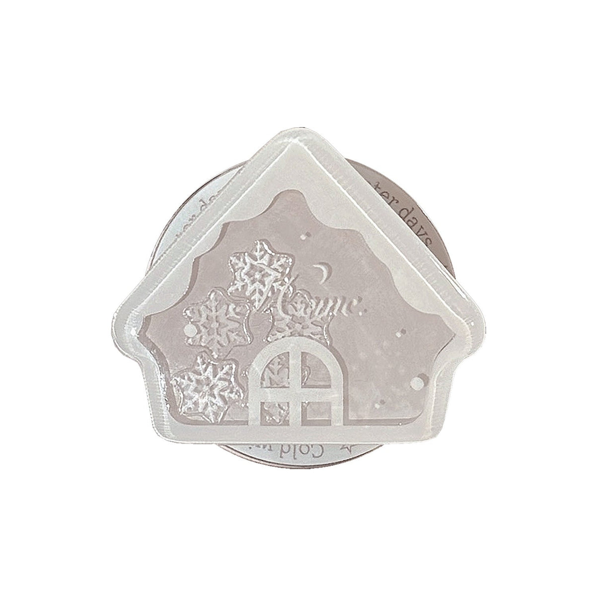 Fragrant candle in Winter House design Meroci