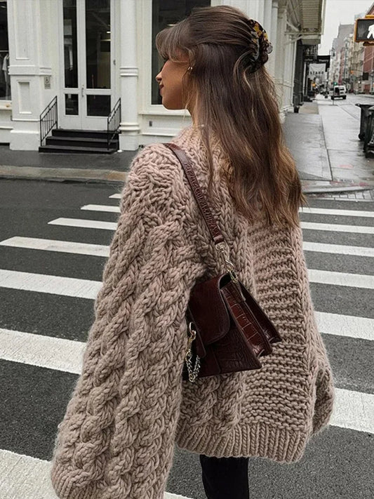 Sylis | Classic Cable Knit Sweater