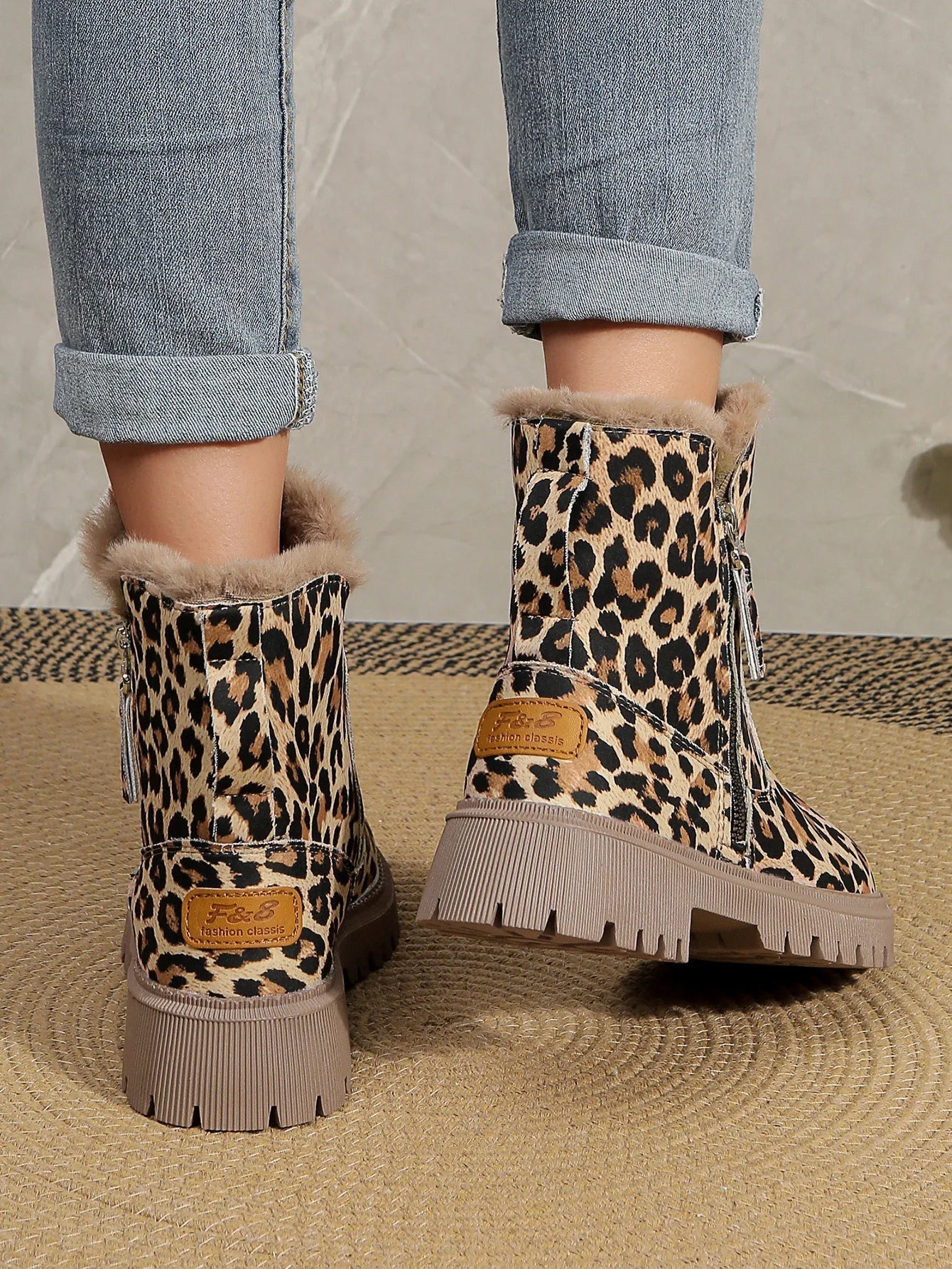 Sylis | Elegant Boots With Leopard Pattern