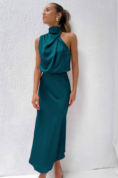 Sylis elegant midi with asymmetrical round neckline