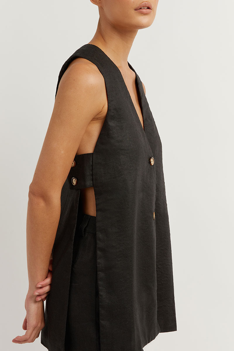 Sylis | Sleeveless Buttoned Set