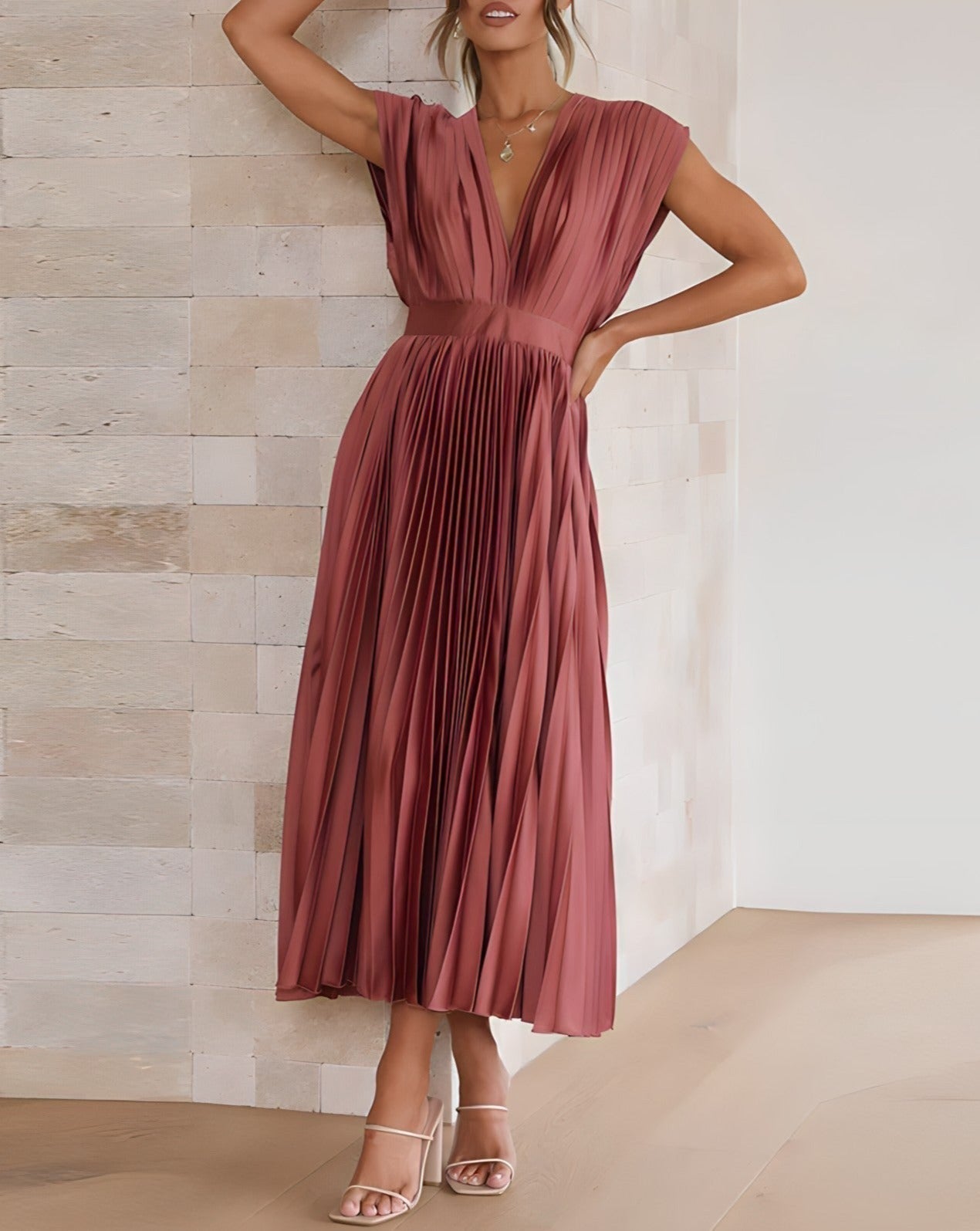 Sylis | Elegant Pleated Midi Dress