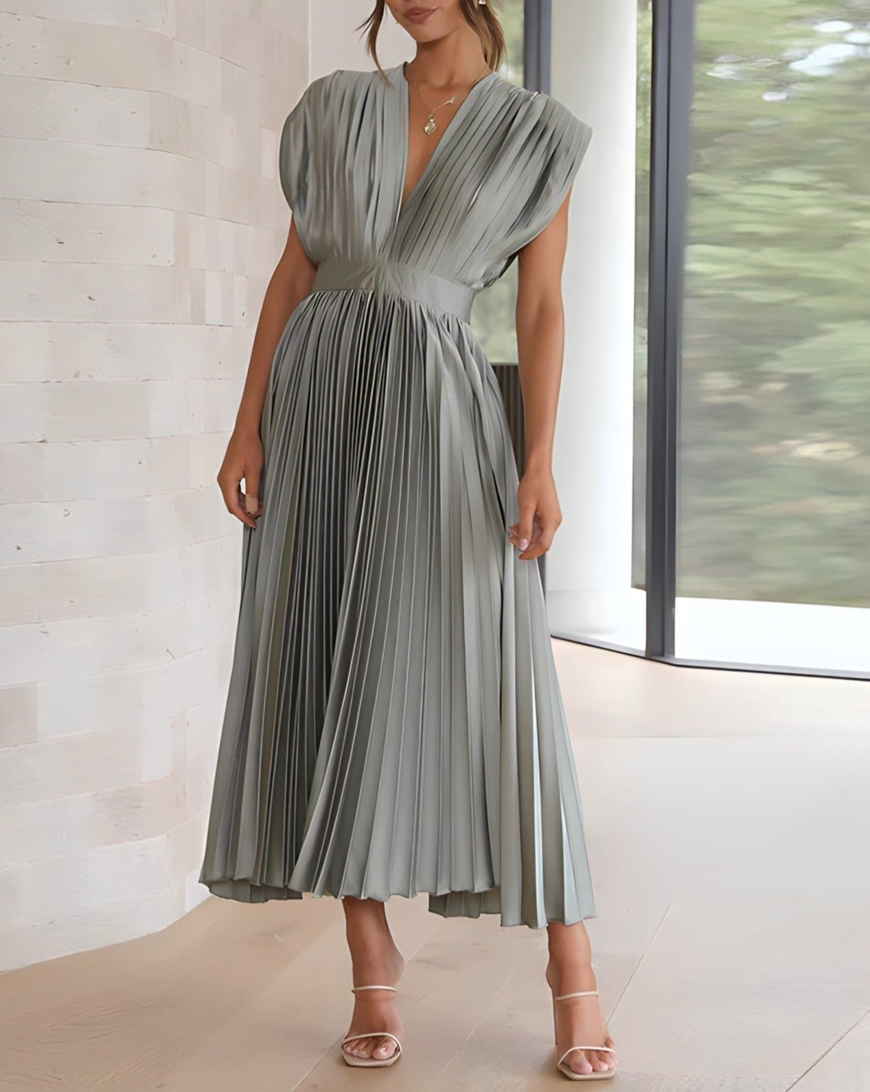 Sylis | Elegant Pleated Midi Dress