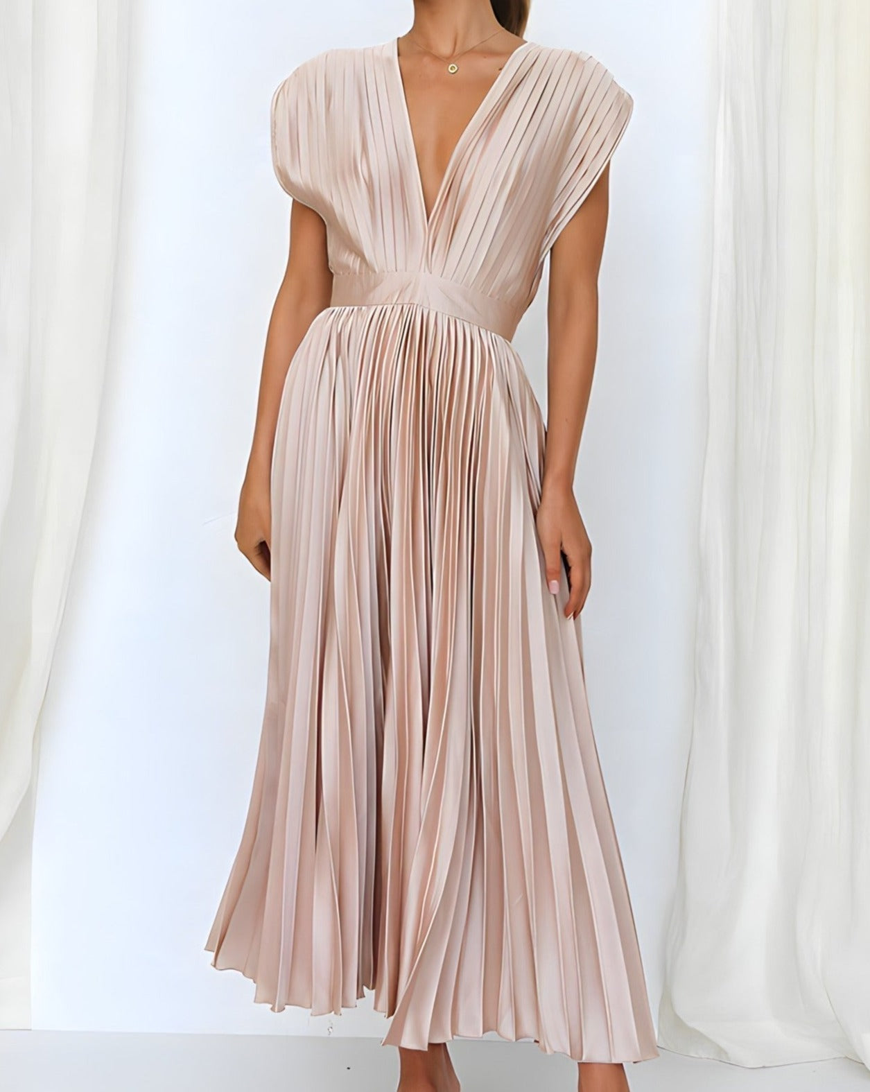 Sylis | Elegant Pleated Midi Dress