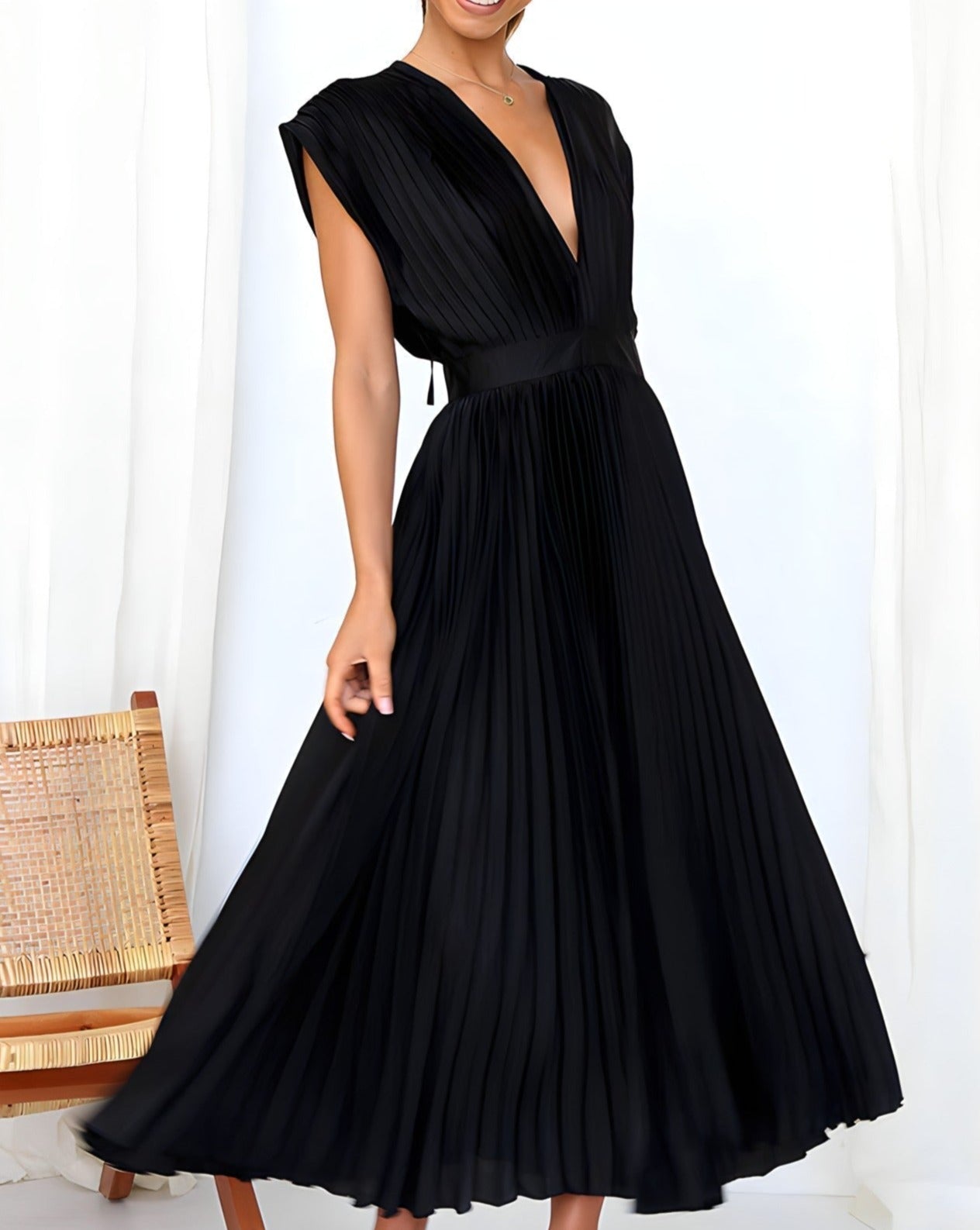 Sylis | Elegant Pleated Midi Dress