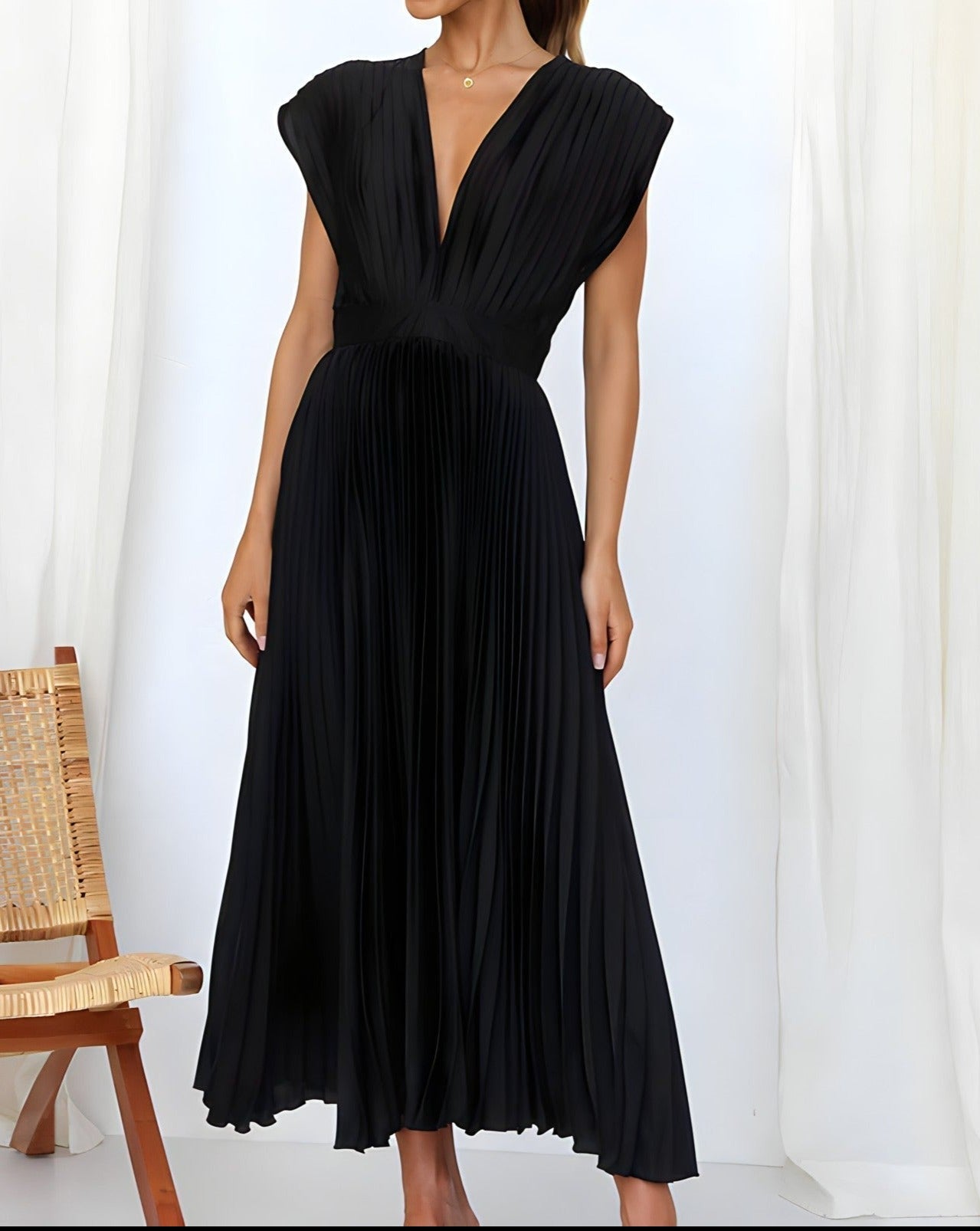 Sylis | Elegant Pleated Midi Dress