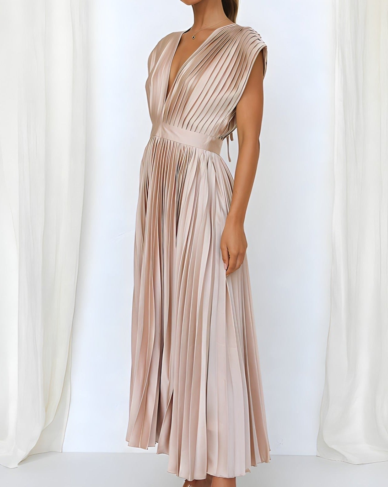 Sylis | Elegant Pleated Midi Dress