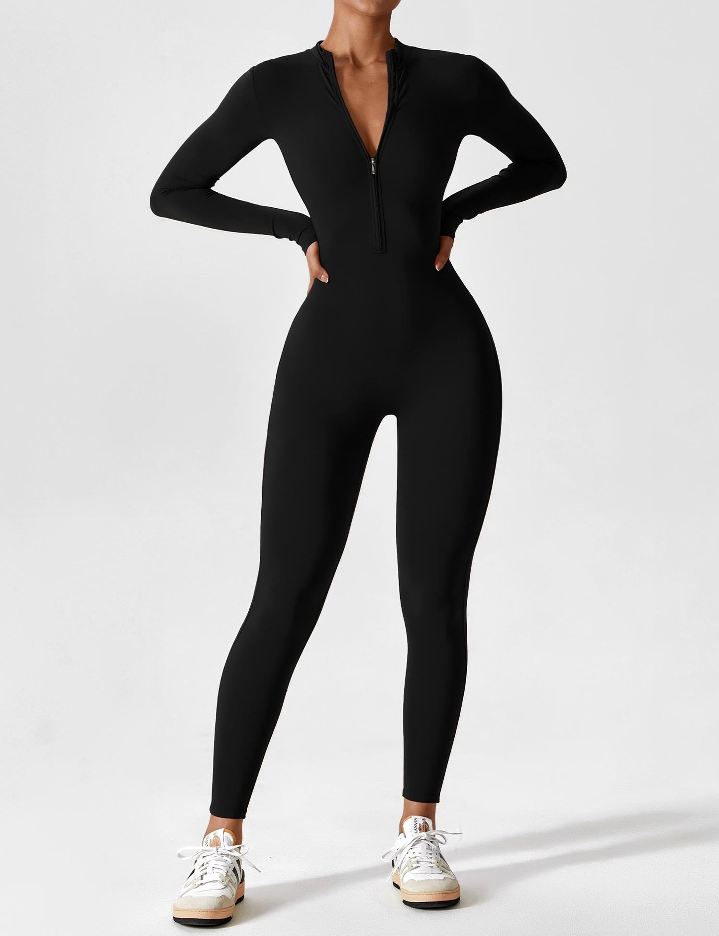 Sylis-Mode - Stylish autumn jumpsuit with stand-up collar and zipper for women