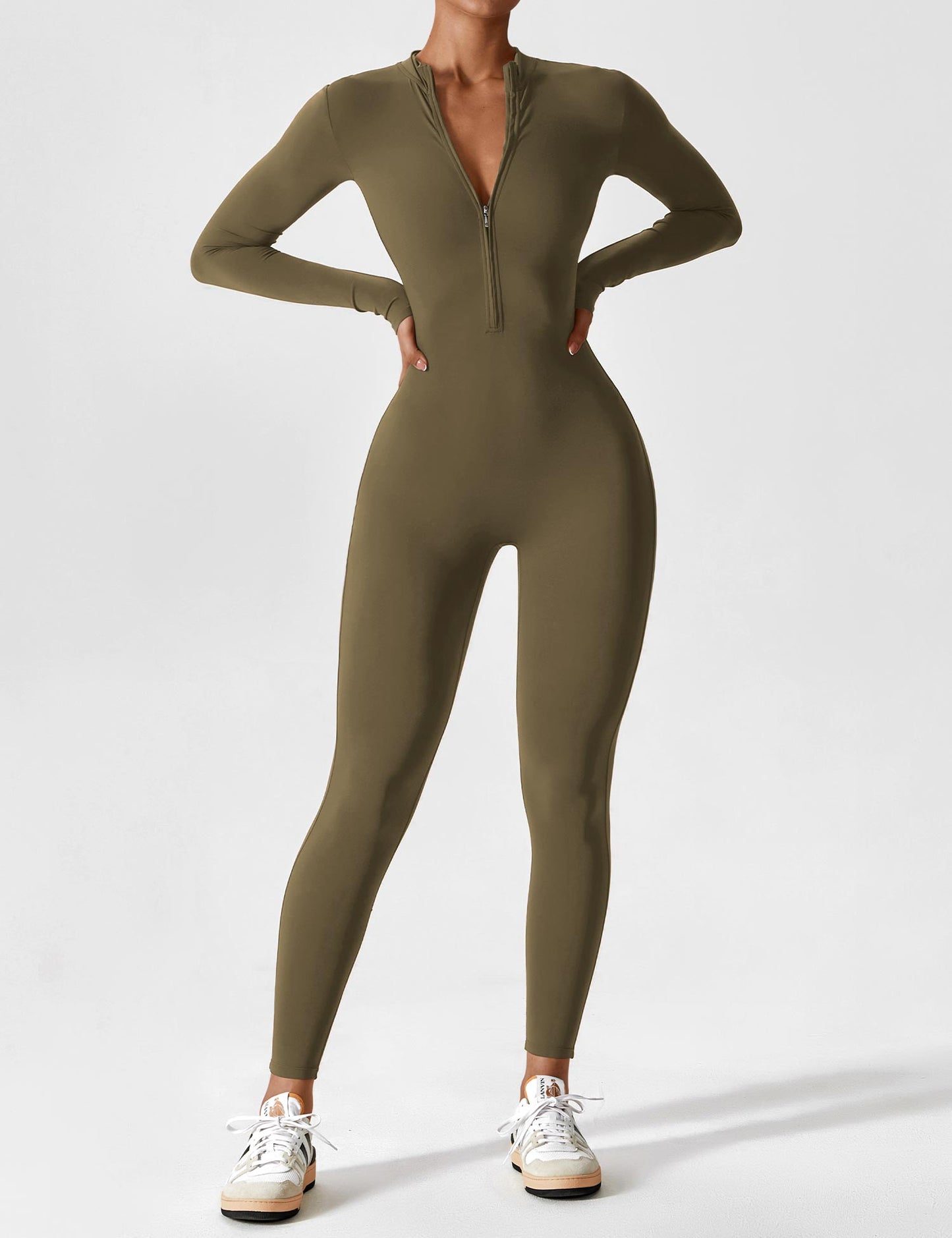 Sylis-Mode - Stylish autumn jumpsuit with stand-up collar and zipper for women