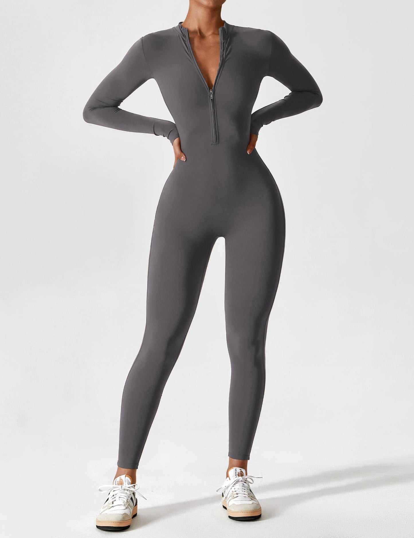 Sylis-Mode - Stylish autumn jumpsuit with stand-up collar and zipper for women