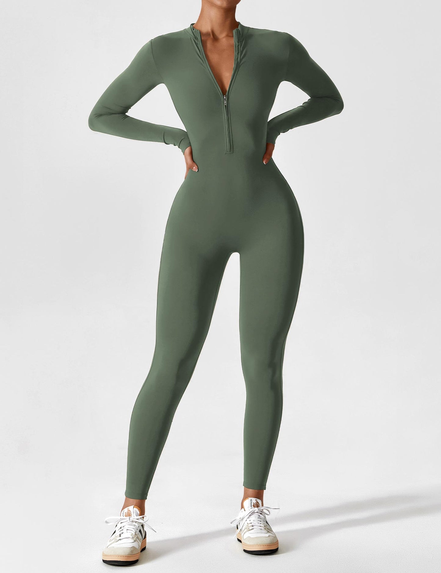 Sylis-Mode - Stylish autumn jumpsuit with stand-up collar and zipper for women