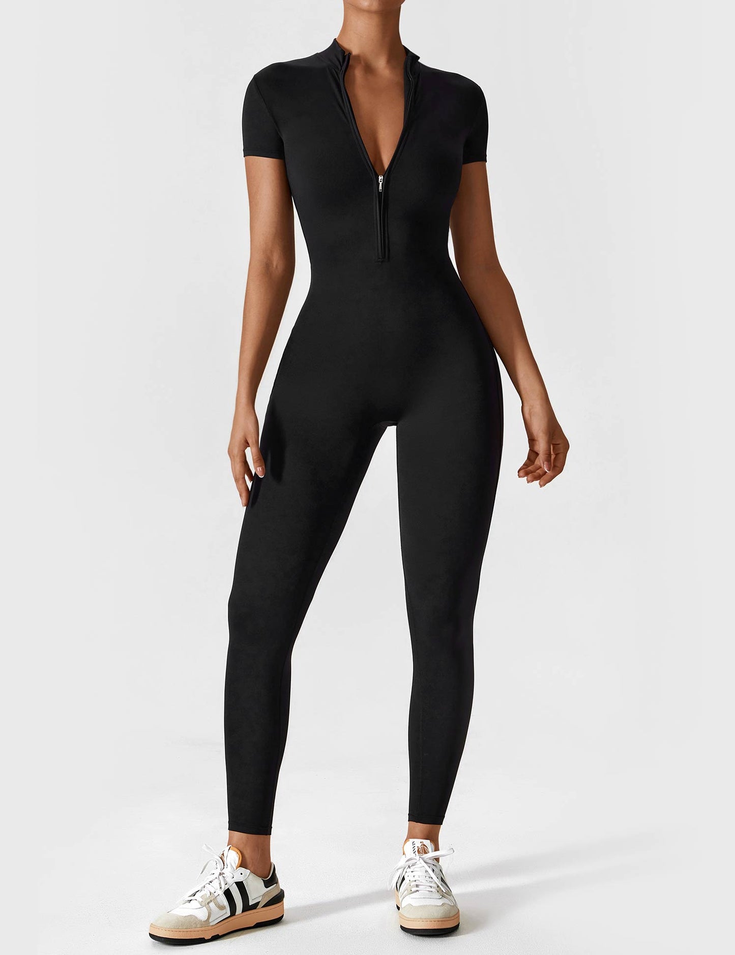 Sylis-Mode - Stylish autumn jumpsuit with stand-up collar and zipper for women